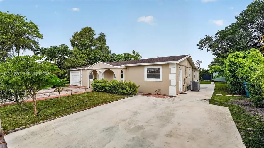 4271 NW 192nd St, Miami Gardens, FL 33055 - #2
