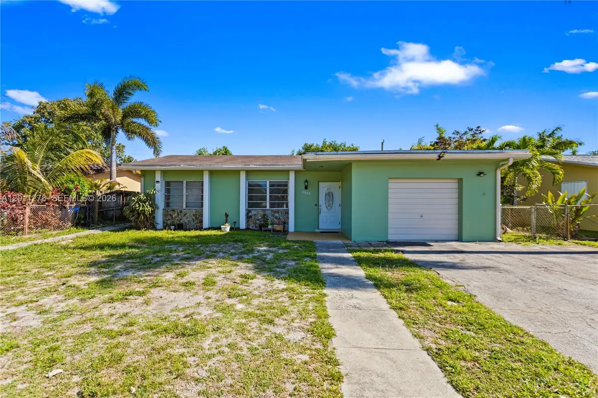 6880 Scott St, Hollywood, FL 33024 - #1