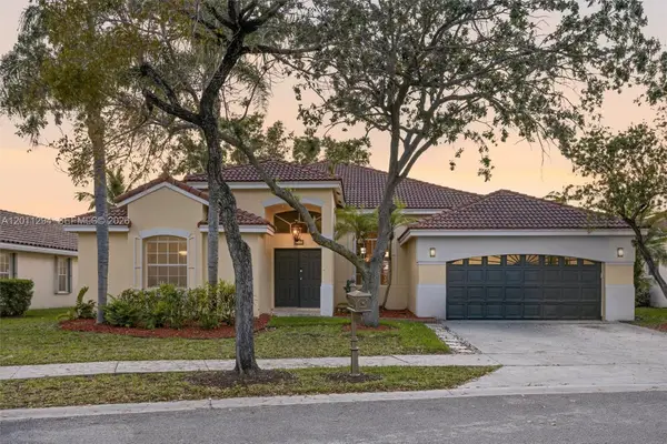 727 Lake Blvd, Weston, FL 33326