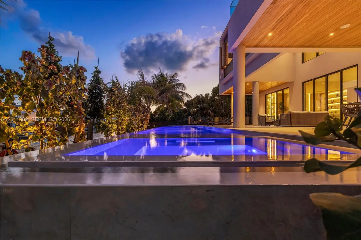 2006 NE 124th St, North Miami, FL 33181 - #1