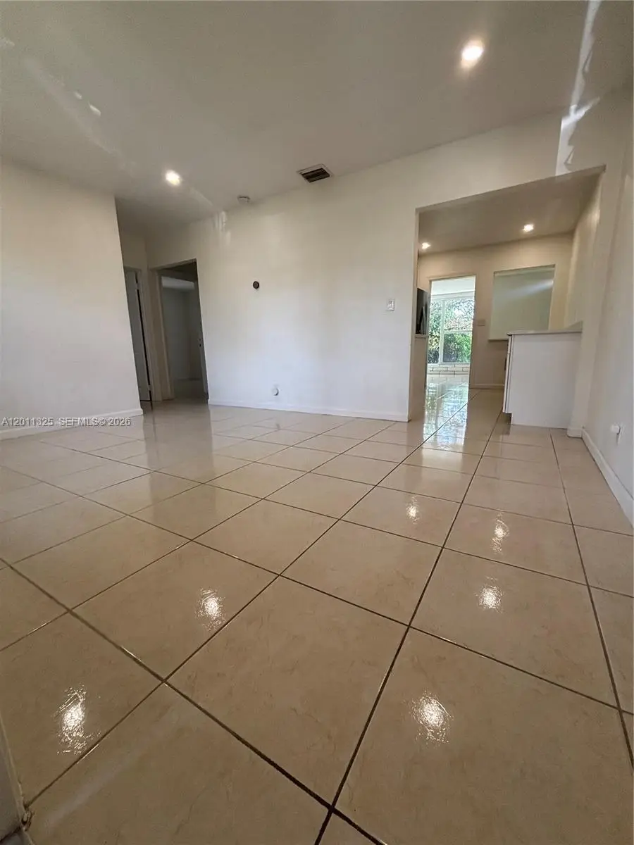 822 Avenida Hermosa, West Palm Beach, FL 33405 - #2