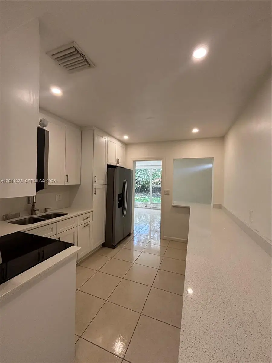 822 Avenida Hermosa, West Palm Beach, FL 33405 - #3