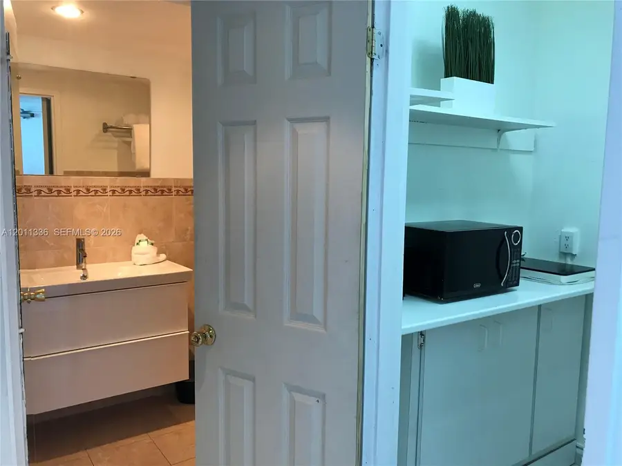 5445 Collins Ave #530, Miami Beach, FL 33140 - #3