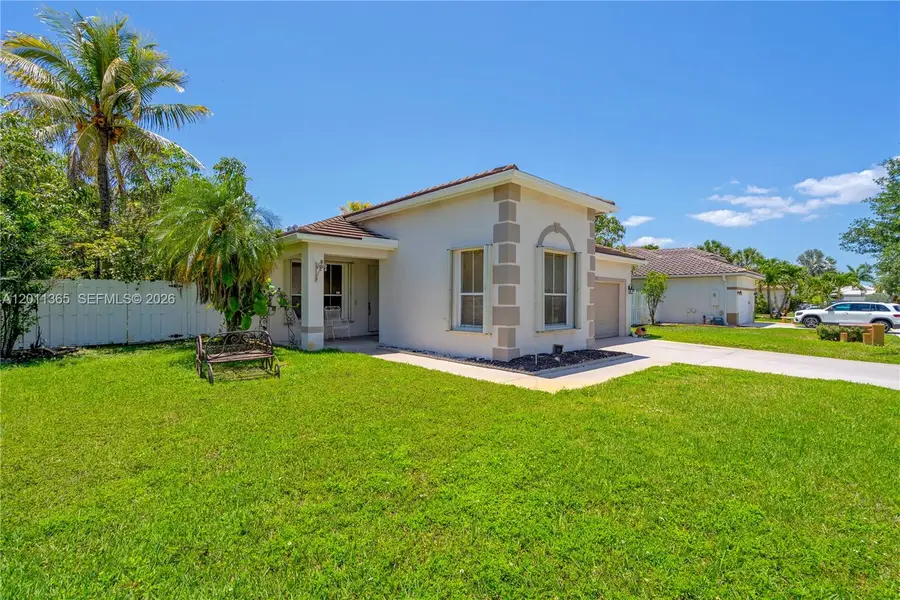 16332 SW 10th St, Pembroke Pines, FL 33027 - #3