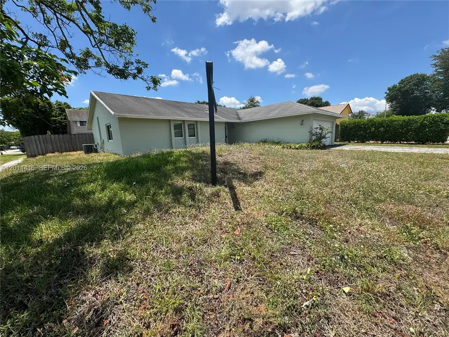 8700 NW 46th Ct, Lauderhill, FL 33351 - #2