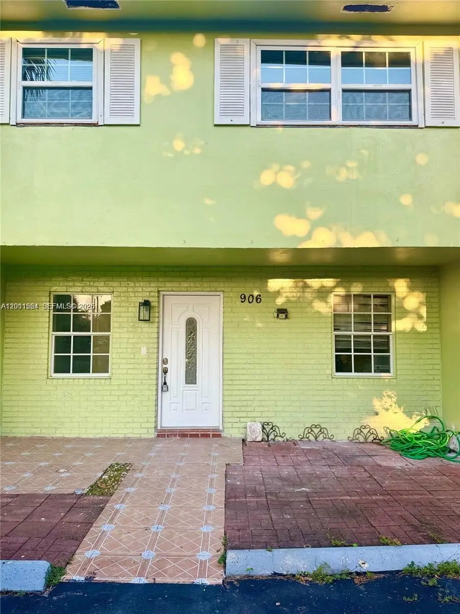 906 SW 74th Ave, North Lauderdale, FL 33068 - #1