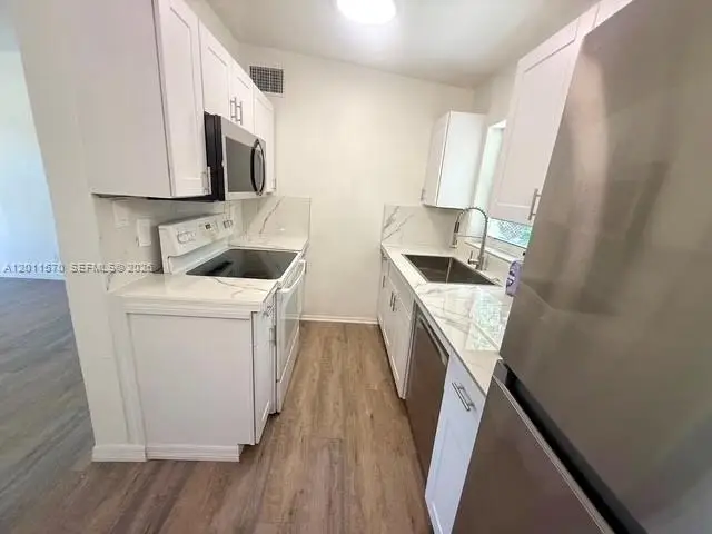 530 Mentone Rd, Lake Worth, FL 33462 - #2