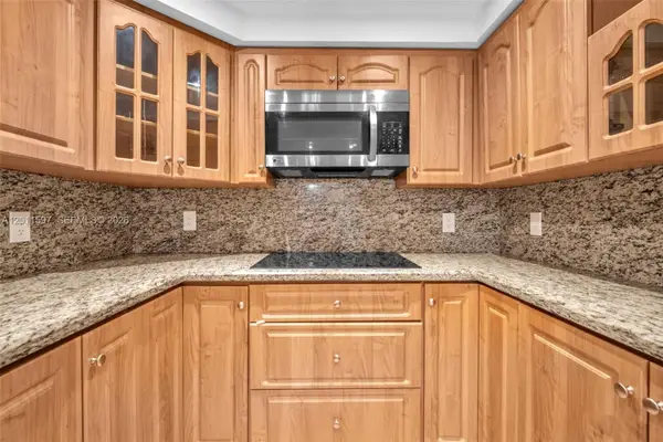 1200 Saint Charles Pl #415, Pembroke Pines, FL 33026