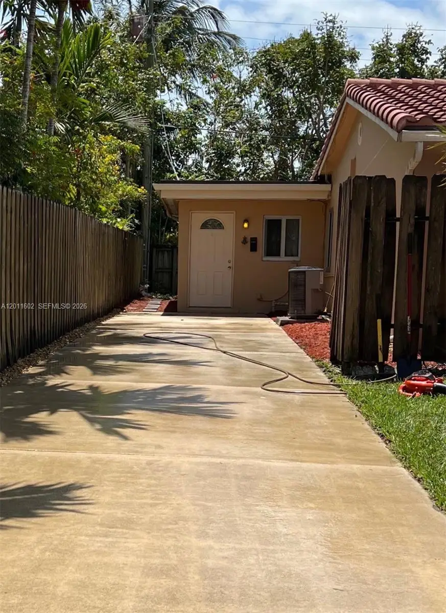 40 SE 8th St, Dania Beach, FL 33004 - #3