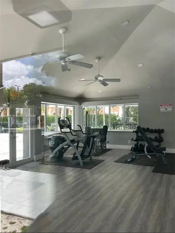 7160 NW 179th St #309, Hialeah, FL 33015