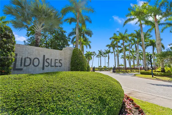 980 SW 171st Ter, Pembroke Pines, FL 33027