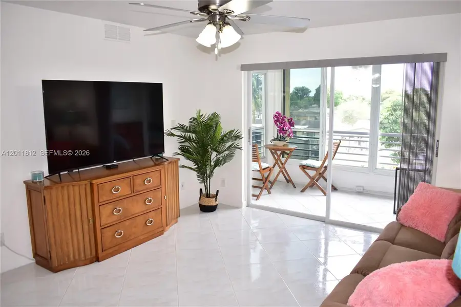 9350 Sunrise Lakes Blvd #307, Sunrise, FL 33322 - #2