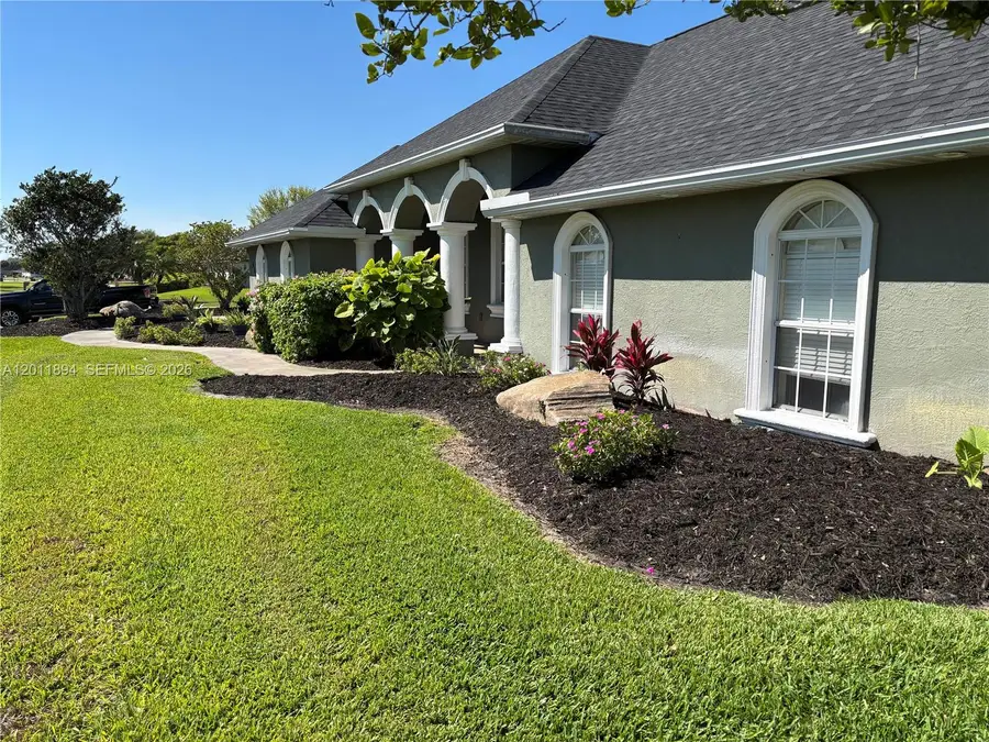 933 Sawgrass St, Clewiston, FL 33440 - #3