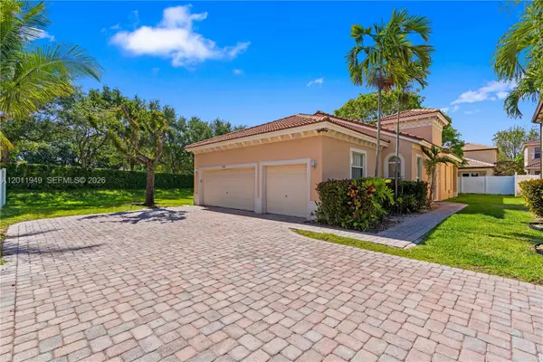3788 NE 11th St, Homestead, FL 33033