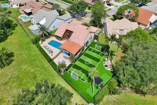 3222 Beechberry Cir, Davie, FL 33328