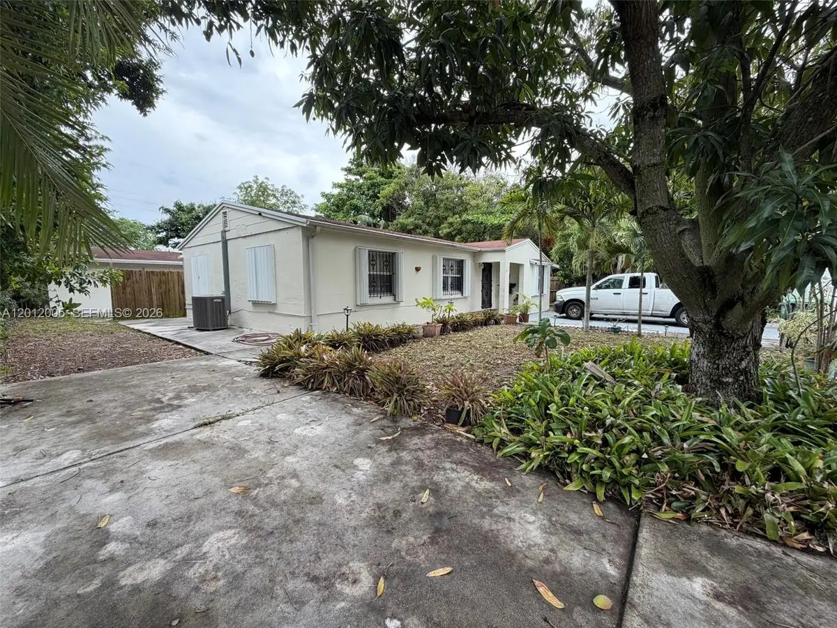 596 NW 109th St, Miami, FL 33168 - #1