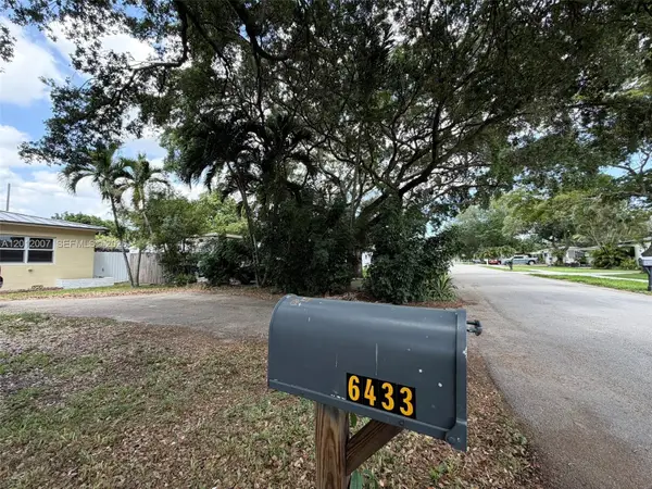 6433 Wiley St, Hollywood, FL 33023