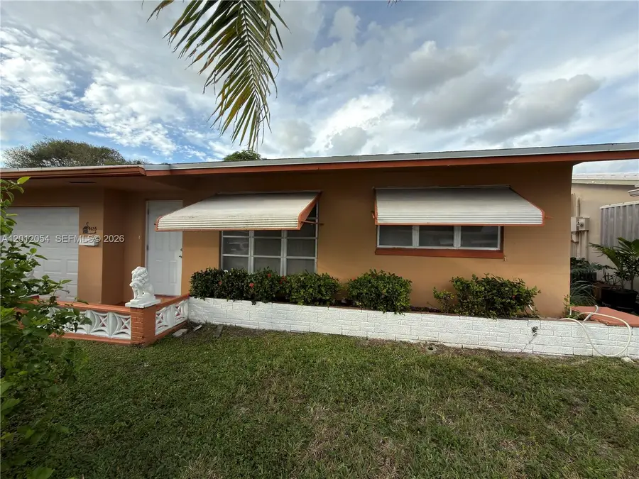 4635 NW 44th St, Tamarac, FL 33319 - #3