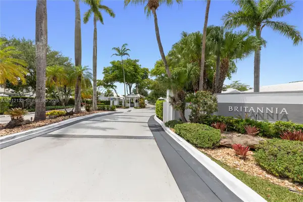 6414 SW 114th Pl, Miami, FL 33173