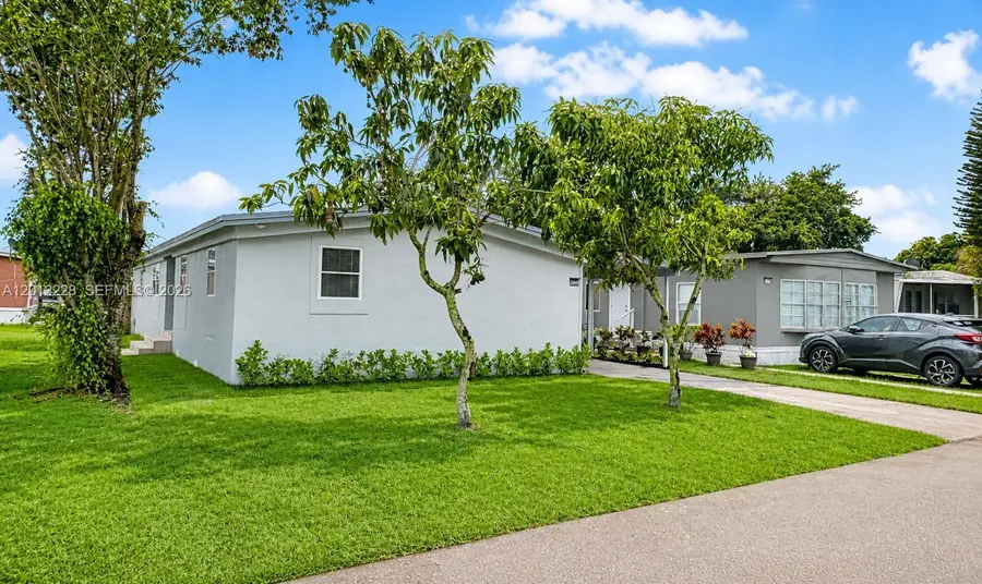 21610 NW 7th Ct, Pembroke Pines, FL 33029 - #2