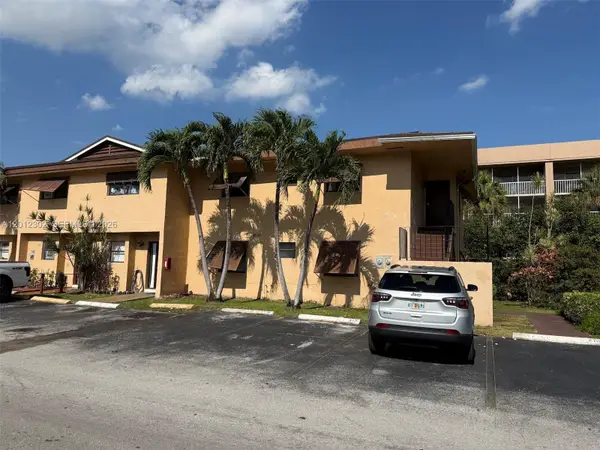 6850 NW 173rd Dr #109, Hialeah, FL 33015