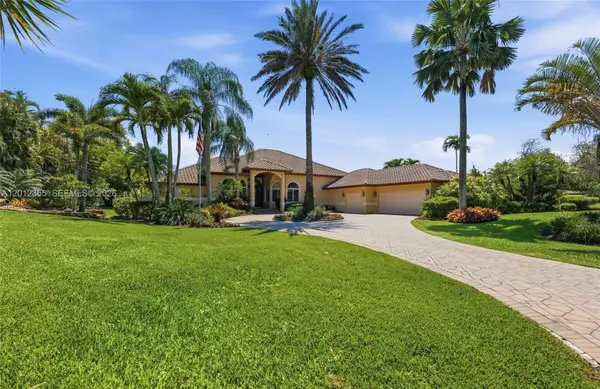 3160 Paddock Rd, Weston, FL 33331