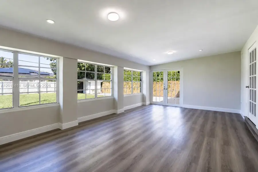 395 W 39th Pl, Hialeah, FL 33012 - #2