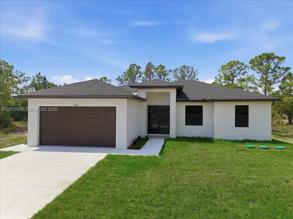 1032 Candlelight Dr, Other, FL 33974
