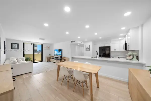 1621 Collins Ave #PH1002, Miami Beach, FL 33139