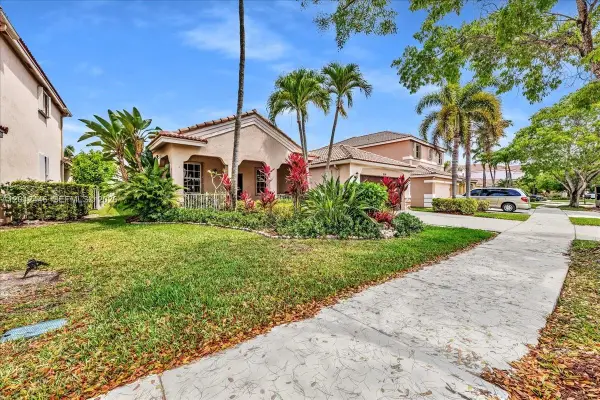 1634 Sandpiper Cir, Weston, FL 33327