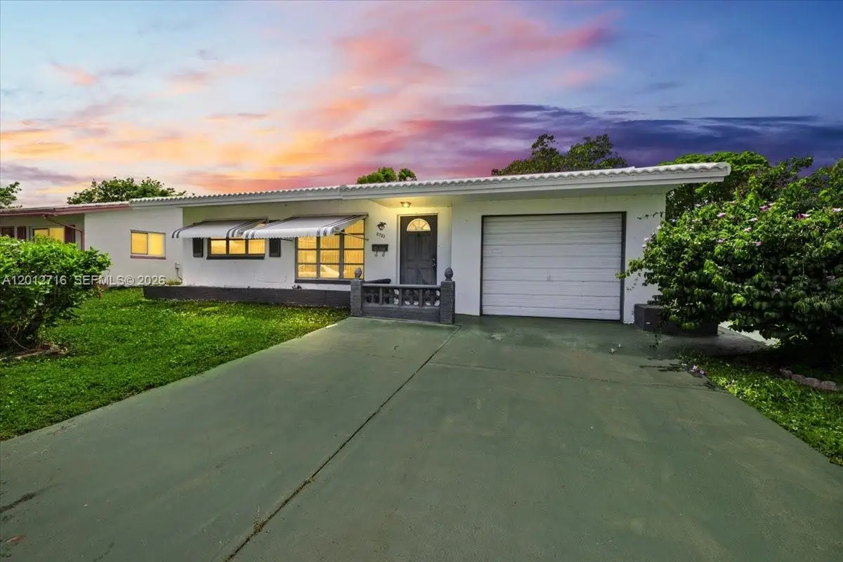 5721 NW 87th Ave, Tamarac, FL 33321 - #1