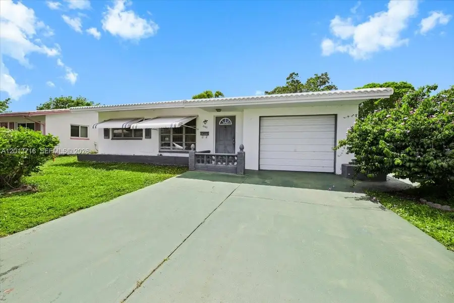 5721 NW 87th Ave, Tamarac, FL 33321 - #2