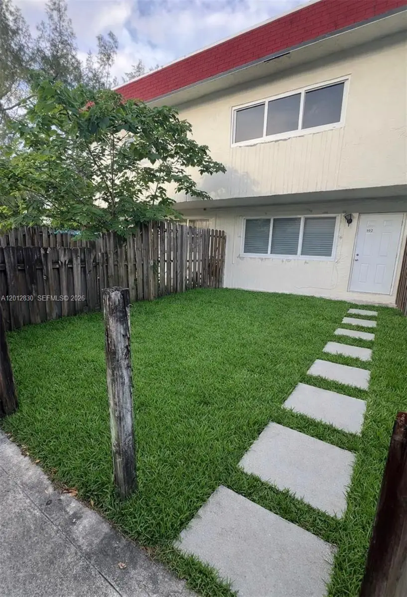 1560 NE 151st St #102, Miami, FL 33162 - #1