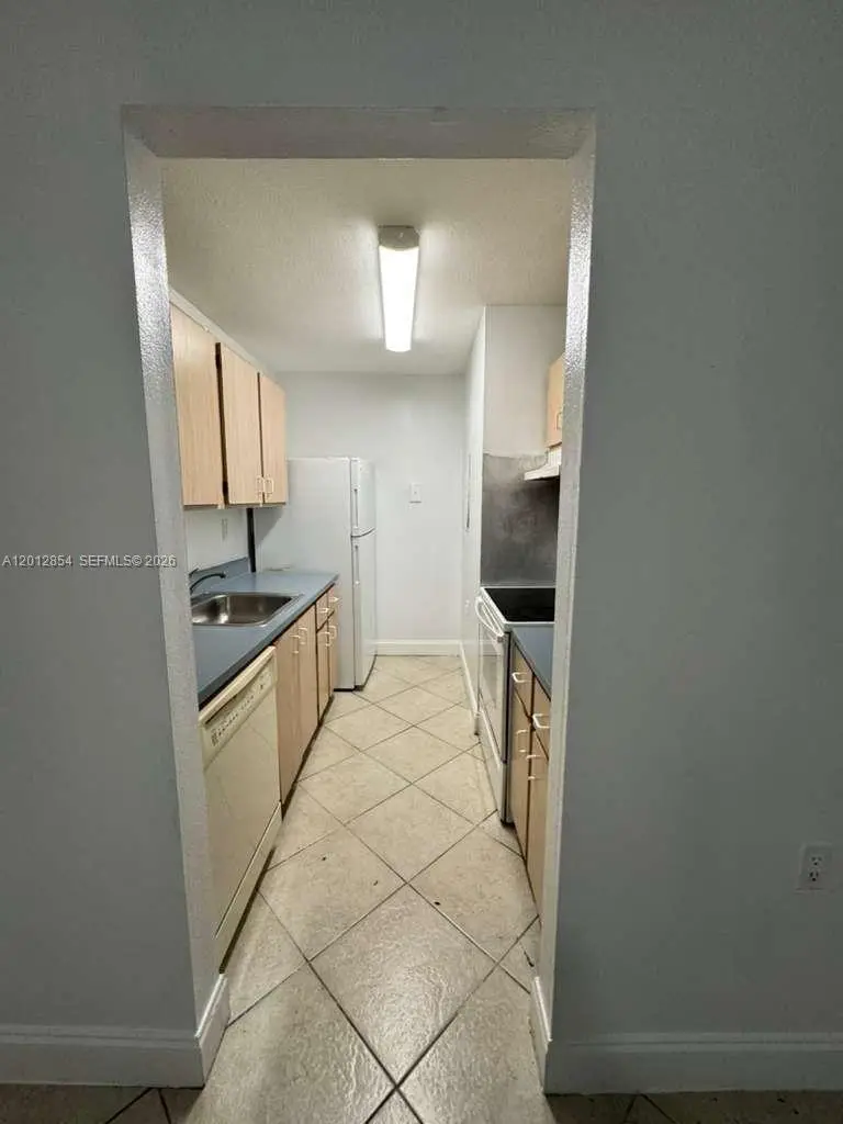 1201 Lake Victoria Dr #V, West Palm Beach, FL 33411 - #3