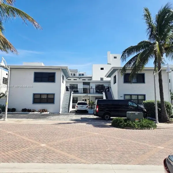 322 Harding St #B101, Hollywood, FL 33019