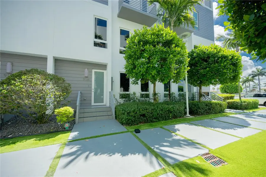 9165 NW 33rd St, Doral, FL 33172 - #3