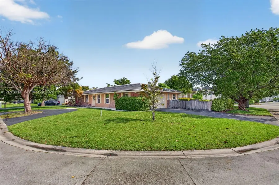8505 NW 29th Dr, Coral Springs, FL 33065 - #2
