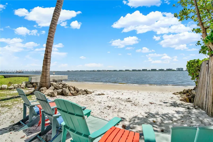1516 S Lakeside Dr #105, Lake Worth, FL 33460 - #2