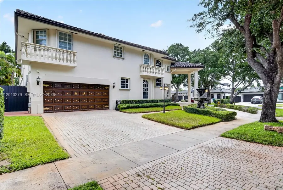 8560 NW 164th St, Miami Lakes, FL 33016 - #3
