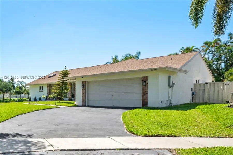 13750 Green Cove Pl, Davie, FL 33325 - #2