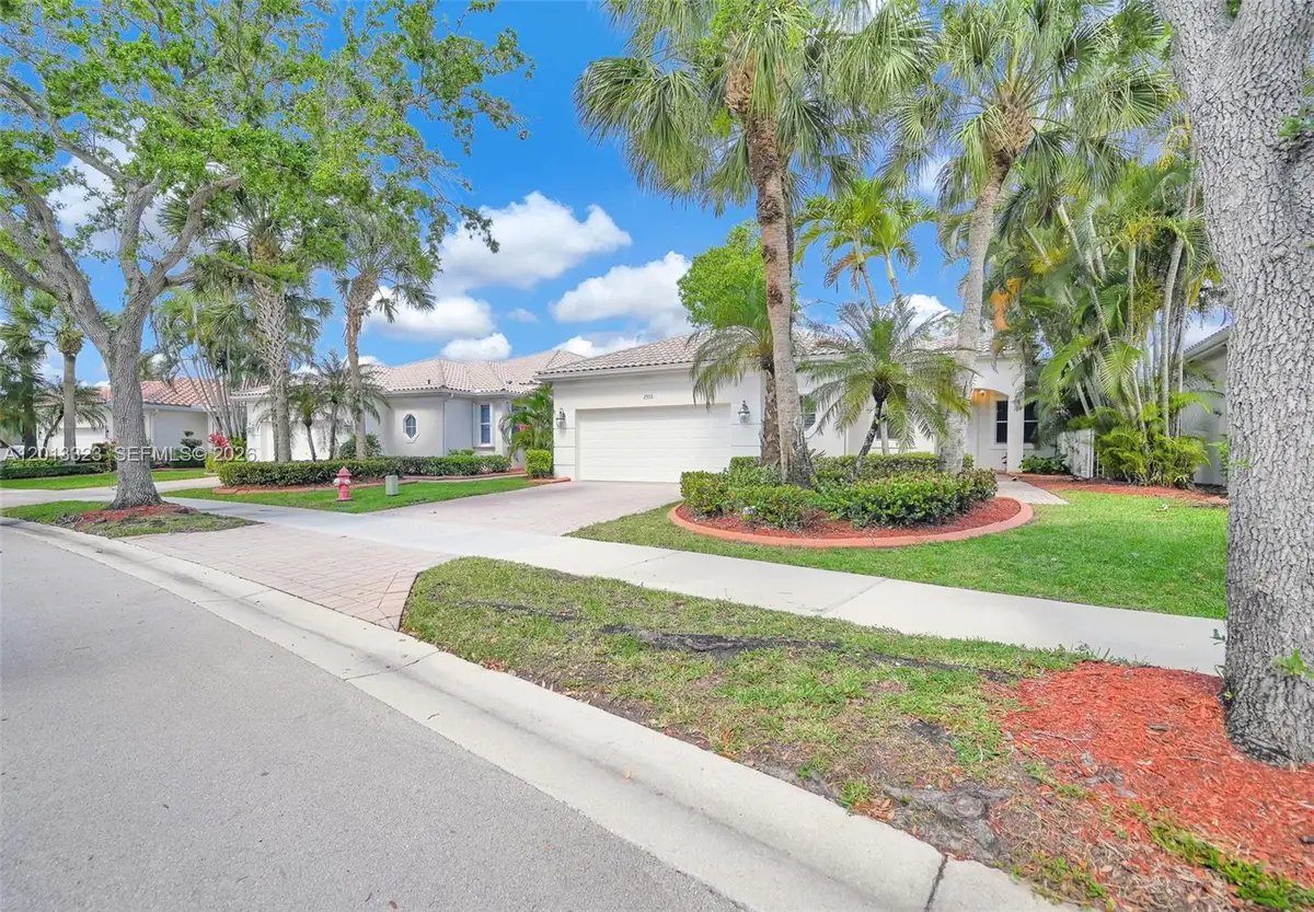 2553 Bay Pointe Drive, Weston, FL 33327 - #1