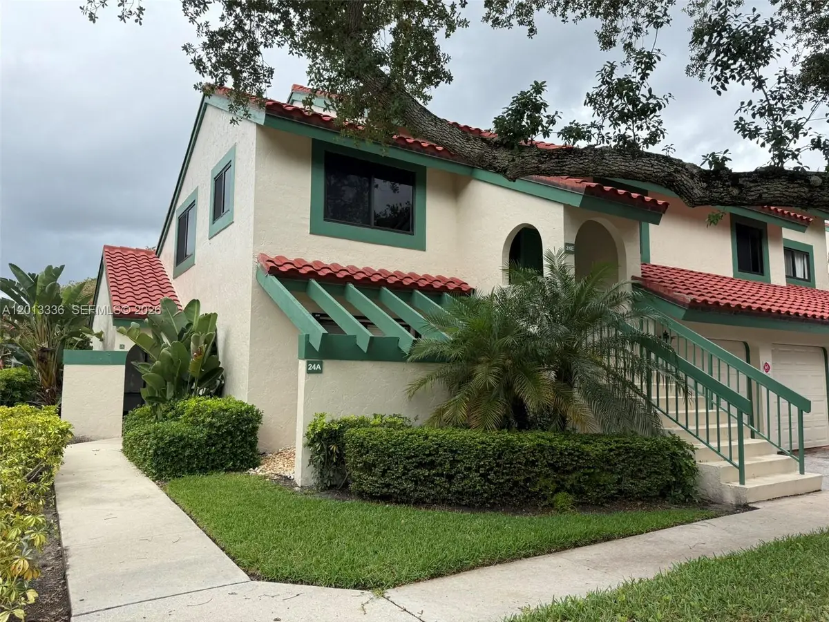 24 Lexington Ln W #A, Palm Beach Gardens, FL 33418 - #1