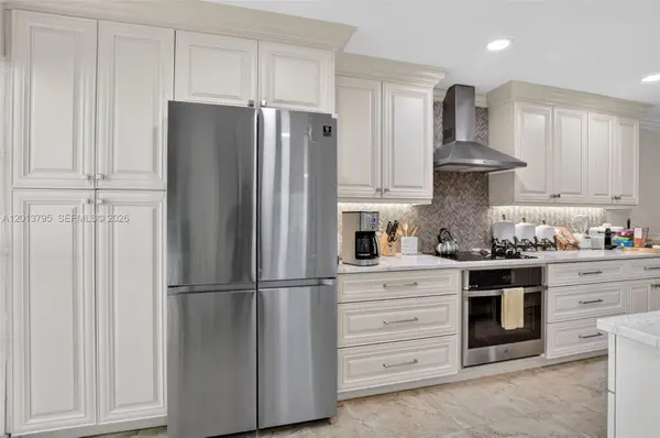 8749 Belle Aire Dr, Boca Raton, FL 33433