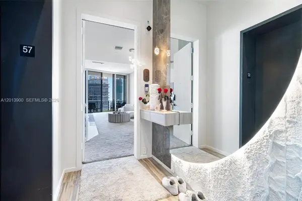801 S Miami Ave #5702, Miami, FL 33130