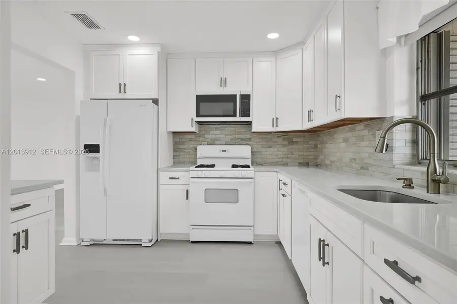 3045 SW 124th Ct, Miami, FL 33175 - #3