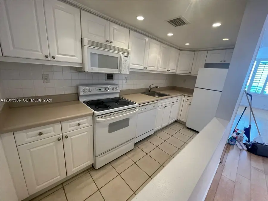 1000 West Ave #1122, Miami Beach, FL 33139 - #2