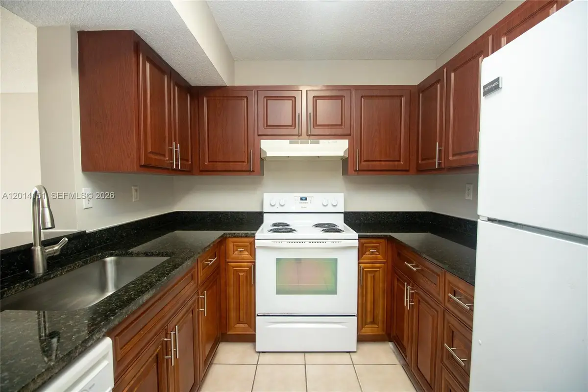 9491 S Palm Cir S #101, Pembroke Pines, FL 33025 - #1