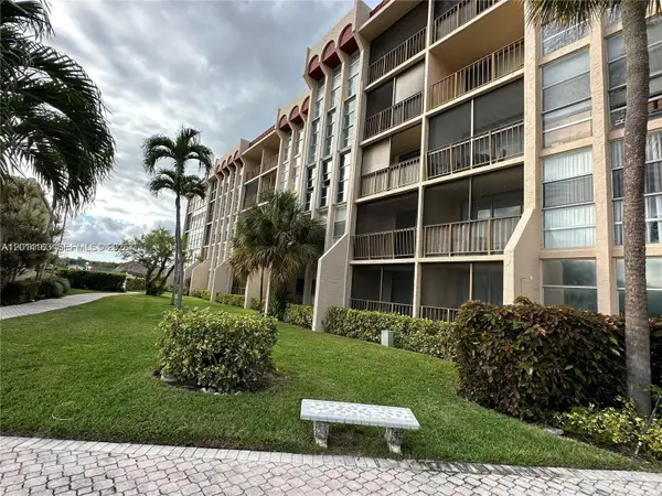 2001 Atlantic Shores Blvd #104, Hallandale Beach, FL 33009