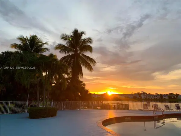 3401 NW 44th St #104, Oakland Park, FL 33309