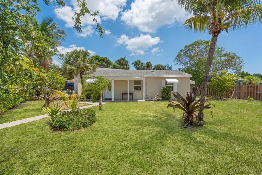 376 W 14th St, Riviera Beach, FL 33404 - #2